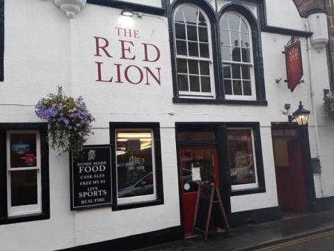 Red Lion Forres outside