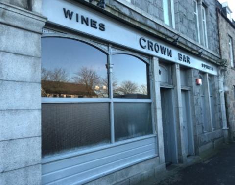 Crown Bar Aberdeen outside
